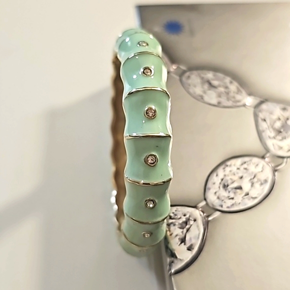 Vintage Gold Tone Enamel & Rhinestone Cuff Clamper Bracelet. - Picture 7 of 8